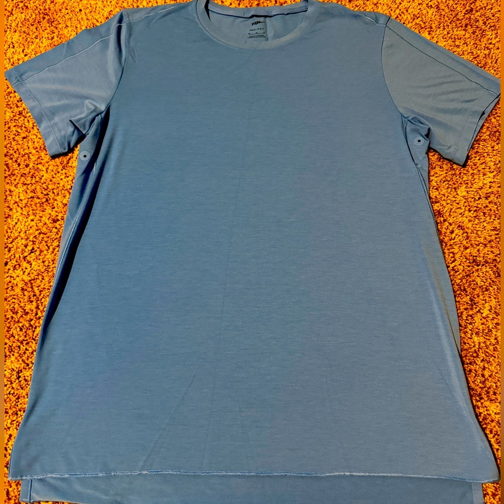 NWOT Men’s Medium Nike Yoga Tee!